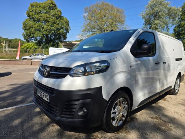 2019 Vauxhall Vivaro 2900 1.5d 100PS Dynamic LWB L2 Van **ONLY 56,000 MILES**