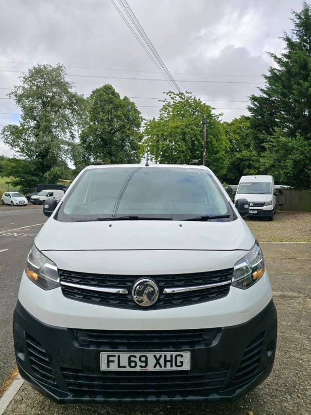 2019 Vauxhall Vivaro 2900 1.5d 100PS Edition **LOW MILEAGE** (NO VAT)