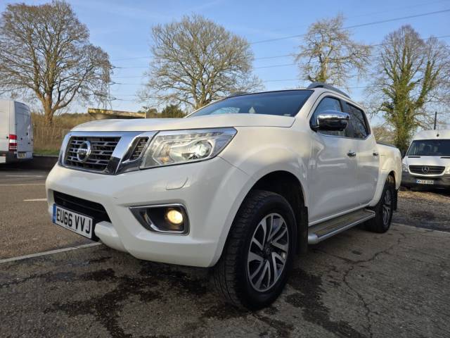 2016 Nissan Navara Double Cab Pick Up Tekna 2.3dCi 190 4WD Auto