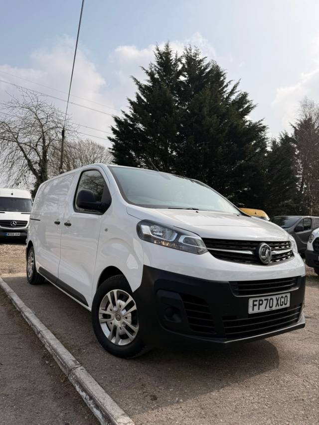 2020 Vauxhall Vivaro 1.5 Turbo D 2700 Dynamic SWB **ONLY 69,000 MILES**