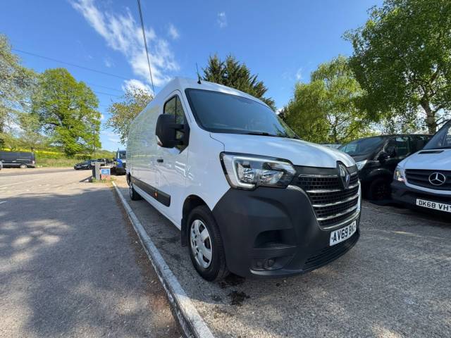 2019 Renault Master 2.3 dCi 35 Business+ FWD LWB (NO VAT)