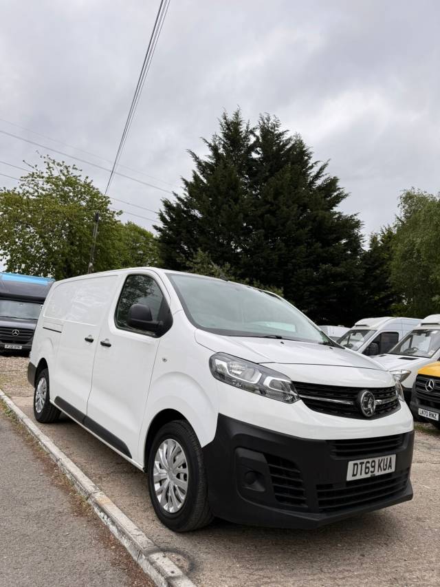 2020 Vauxhall Vivaro 1.5 Turbo D 2900 Edition L2 LWB (NO VAT)