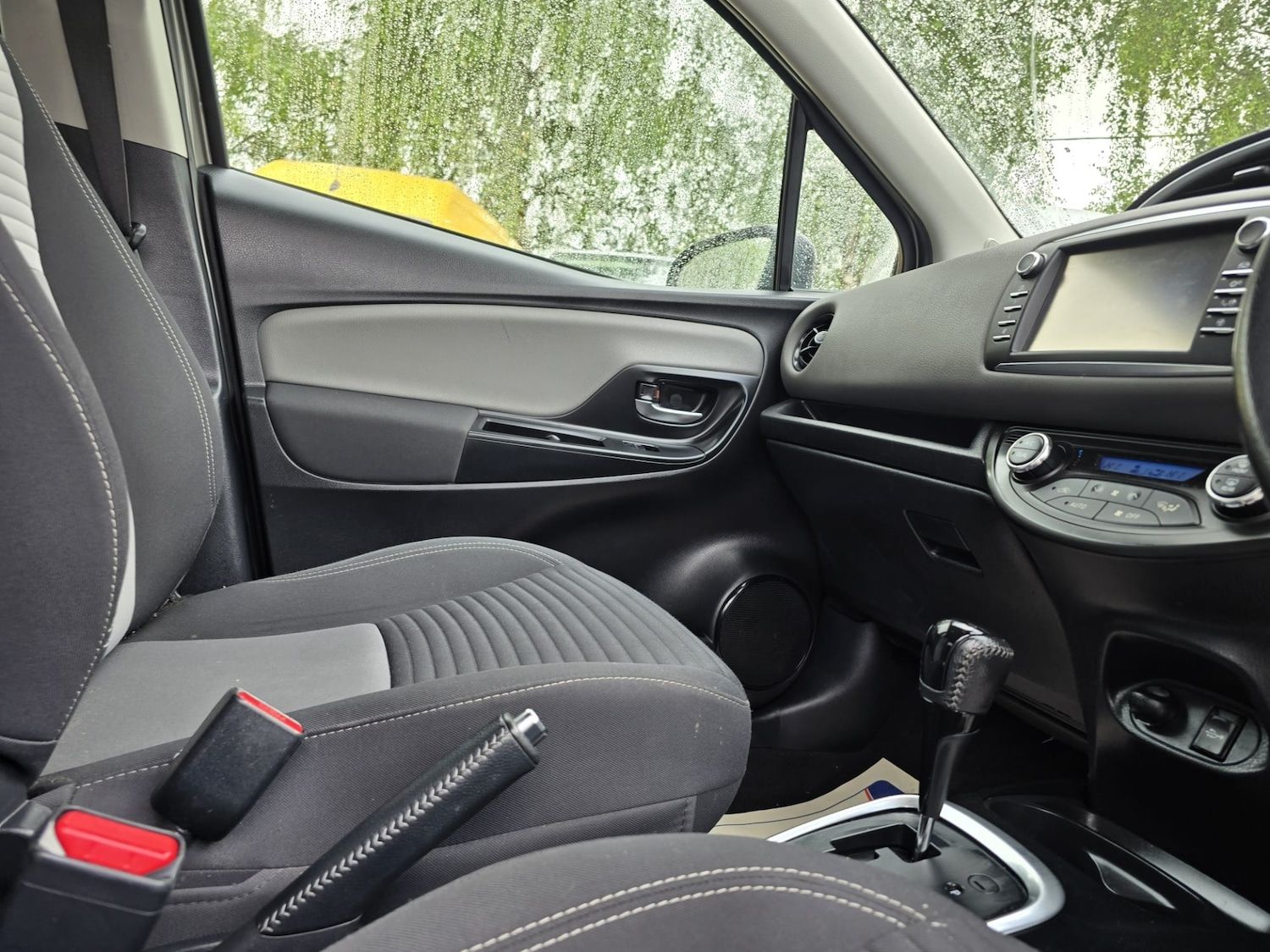 TOYOTA YARIS 1.5 VVT H ICON TECH E CVT ONLY 42,000 MILES 2018 18...
