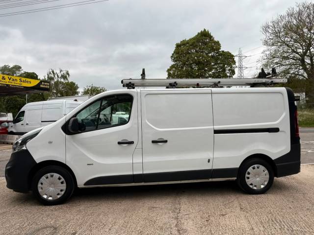 2018 Vauxhall Vivaro 1.6 CDTi 2900 BiTurbo ecoTEC LWB **ONLY 44,000 MILES**