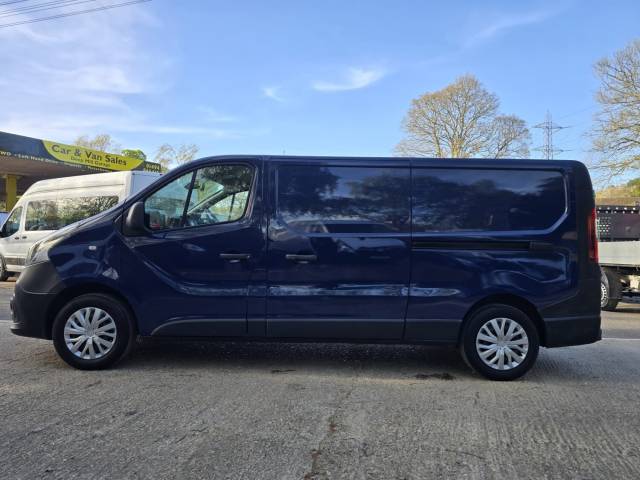 2017 Renault Trafic 1.6 dCi 29 Business LWB **LOW MILEAGE VAN** NO VAT