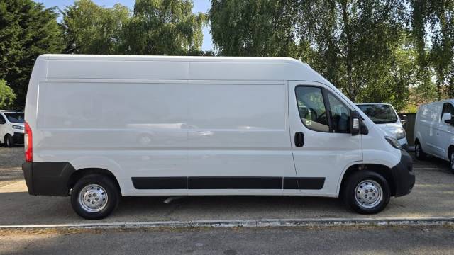 2022 Peugeot Boxer 2.2 BlueHDi 335 Professional L3 LWB (NO VAT)