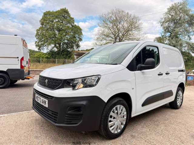 2023 Peugeot Partner 1000 1.5 BlueHDi 100 Premium + Professional (NO VAT)