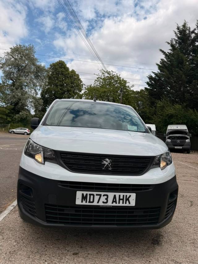 2023 Peugeot Partner 1000 1.5 BlueHDi 100 Premium + Professional (NO VAT)