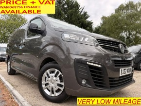 VAUXHALL VIVARO at DM Vans Great Missenden