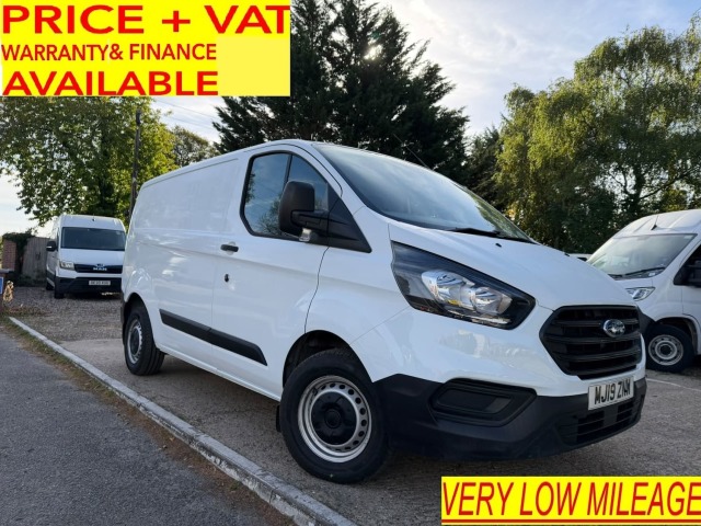 Ford Transit Custom 2.0 300 EcoBlue SWB **ONLY 62,000 MILES** PANEL VAN Diesel White