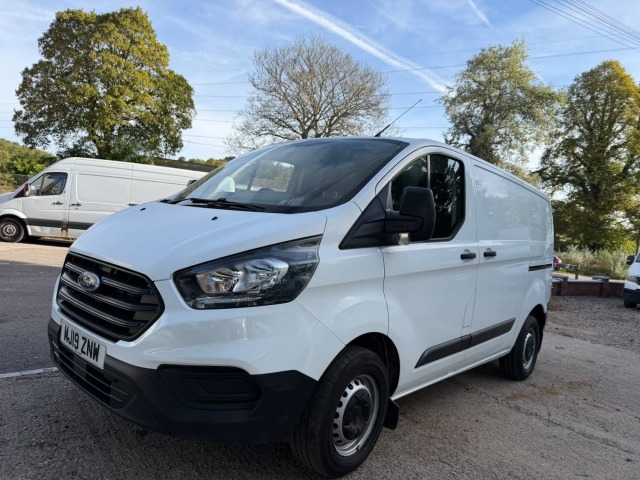 2019 Ford Transit Custom 2.0 300 EcoBlue SWB **ONLY 62,000 MILES**