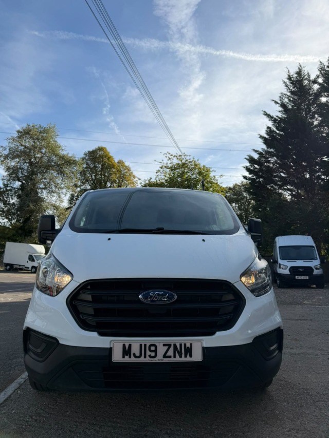 2019 Ford Transit Custom 2.0 300 EcoBlue SWB **ONLY 62,000 MILES**