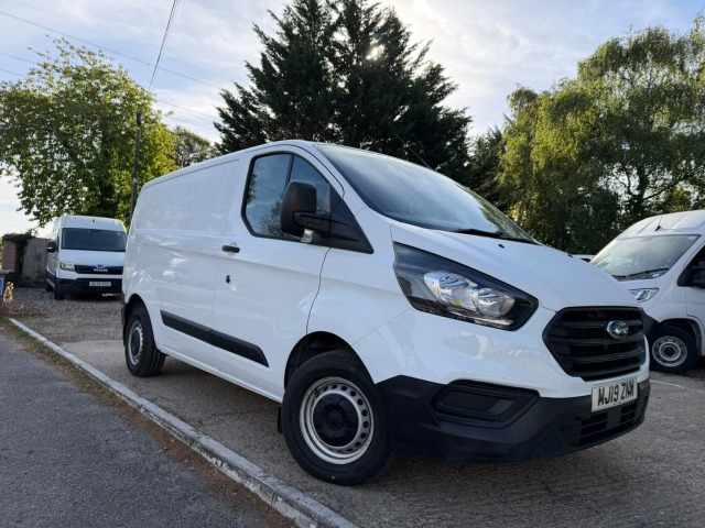2019 Ford Transit Custom 2.0 300 EcoBlue SWB **ONLY 62,000 MILES**