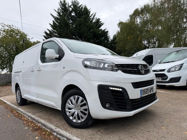 2019 Vauxhall Vivaro 1.5 Turbo D 2900 Sportive L2 LWB **LOW MILEAGE**